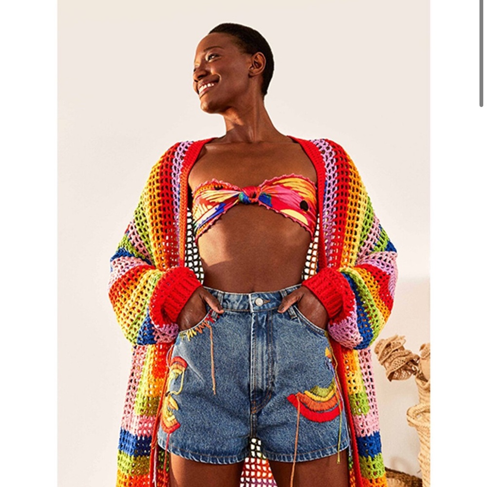 FARM Rio Colorful Birds Denim Shorts
NWT/NEW
FARM Rio